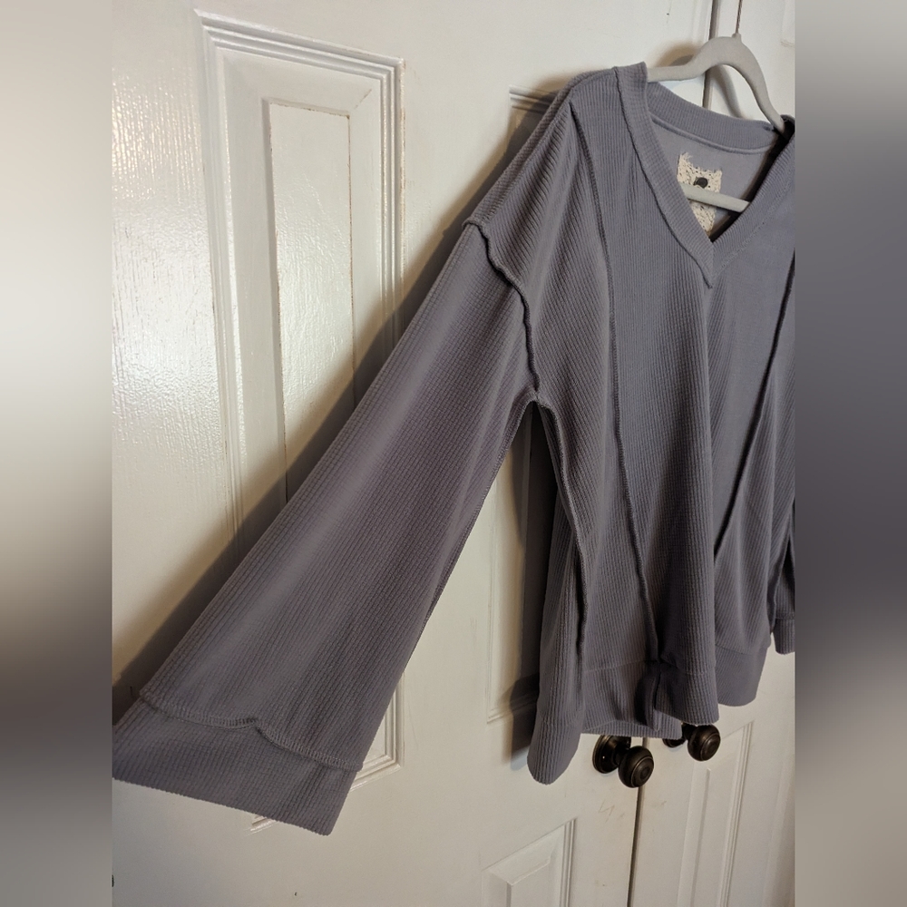 Cupio, lavender, v-neck, long sleeve shirt, size: medium - Picture 2 of 3